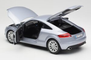 Audi TT 8N RHD Lake Stříbrná Metalíza Minichamps 1:18 150015020 Kov – obrázek 5 z 8