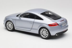 Audi TT 8N RHD Lake Stříbrná Metalíza Minichamps 1:18 150015020 Kov – obrázek 7 z 8