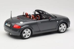 Audi TT 8N Roadster Šedý Maisto 1:18 50346 Kov – obrázek 3 z 8