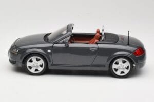 Audi TT 8N Roadster Šedý Maisto 1:18 50346 Kov – obrázek 4 z 8