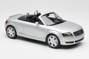 Audi TT 8N Roadster Silver Metallic Minichamps 1:18 155017031 Kov – obrázek 4 z 6