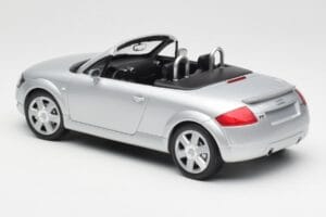 Audi TT 8N Roadster Silver Metallic Minichamps 1:18 155017031 Kov – obrázek 5 z 6