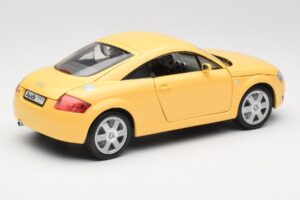 Audi TT 8N Žlutý Revell 1:18 08954-M1 Kov – obrázek 3 z 8