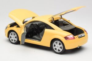 Audi TT 8N Žlutý Revell 1:18 08954-M1 Kov – obrázek 5 z 8