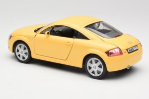 Audi TT 8N Žlutý Revell 1:18 08954-M1 Kov – obrázek 7 z 8
