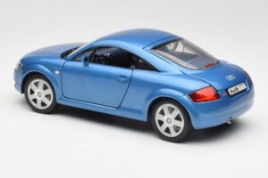 Audi TT 8N Modrý Revell 1:18 8954 Kov – obrázek 7 z 8