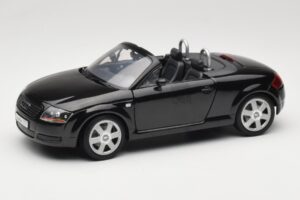Audi TT 8N Roadster Černý Revell 1:18 8980 Kov