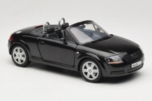 Audi TT 8N Roadster Černý Revell 1:18 8980 Kov – obrázek 6 z 8
