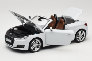 Audi TT 8S Roadster Glacier White Minichamps 1:18 5011400515 Kov – obrázek 2 z 8