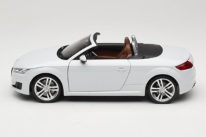 Audi TT 8S Roadster Glacier White Minichamps 1:18 5011400515 Kov – obrázek 4 z 8