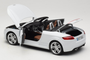 Audi TT 8S Roadster Glacier White Minichamps 1:18 5011400515 Kov – obrázek 5 z 8