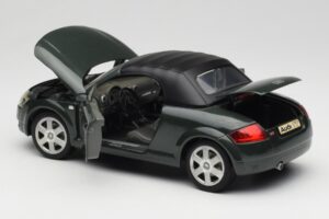 Audi TT 8N Roadster Zelený Revell 1:18 8979 Kov – obrázek 5 z 8
