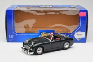 Austin-Healey Sprite Leaf Green Revell 1:18 08837 Kov – obrázek 8 z 8