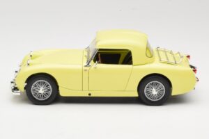 Austin-Healey Sprite Mk1 Žlutý Revell 1:18 08835 Kov – obrázek 4 z 8