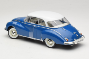 Auto Union 1000 S Coupe Modrý Bílý Revell 1:18 08909 Kov – obrázek 5 z 6