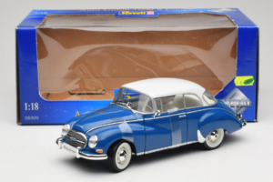 Auto Union 1000 S Coupe Modrý Bílý Revell 1:18 08909 Kov – obrázek 6 z 6
