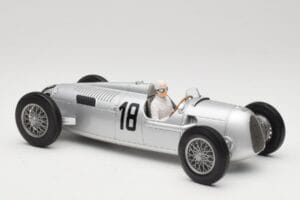 Auto Union Typ C #18 B. Rosemeyer Internationales Eifelrennen Nürburgring Winner 1936 Minichamps 1:18 155361018 Kov – obrázek 4 z 6