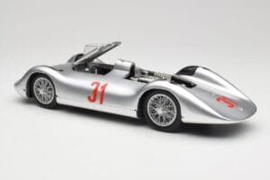 Auto Union Typ C Stromlinie #31 B. Rosemeyer 1937 Stříbrný Revell 1:18 08436 Kov – obrázek 5 z 8
