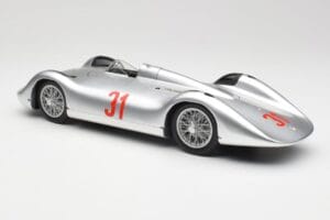 Auto Union Typ C Stromlinie #31 B. Rosemeyer 1937 Stříbrný Revell 1:18 08436 Kov – obrázek 7 z 8