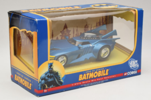 Batmobile DC Comics Corgi 1:24 77511 Kov – obrázek 2 z 3