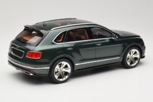 Bentley Bentayga Styling Pack Zelený GT Spirit 1:18 GT133 Pryskyřice – obrázek 2 z 6