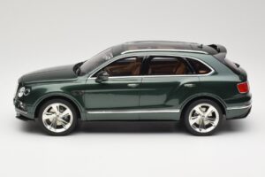 Bentley Bentayga Styling Pack Zelený GT Spirit 1:18 GT133 Pryskyřice – obrázek 3 z 6