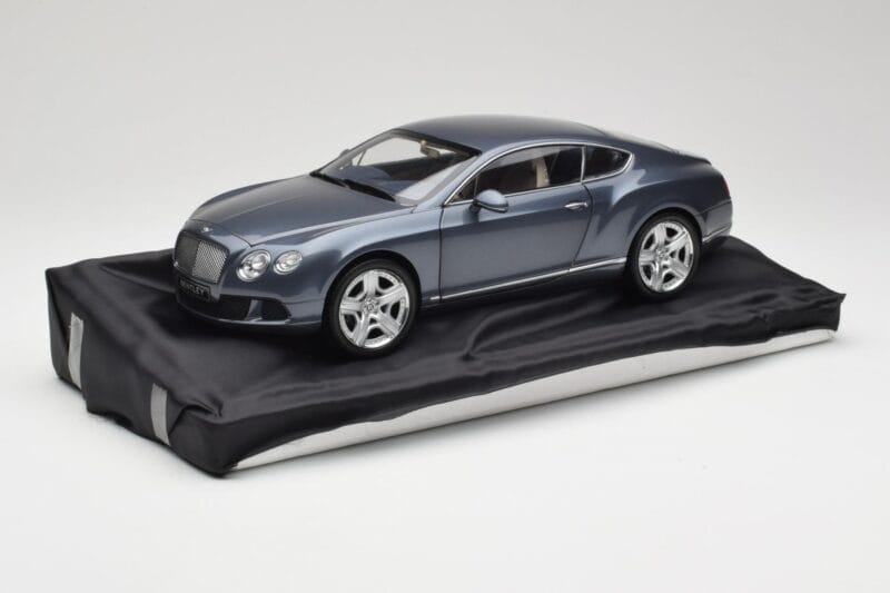 Bentley Continental GT Grey Metallic Minichamps 1:18 100139920 Kov