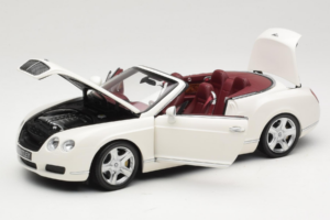 Bentley Continental GTC Bílý Minichamps 1:18 100139032 Kov – obrázek 2 z 8