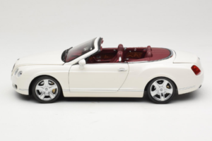 Bentley Continental GTC Bílý Minichamps 1:18 100139032 Kov – obrázek 4 z 8