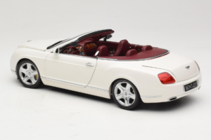 Bentley Continental GTC Bílý Minichamps 1:18 100139032 Kov – obrázek 7 z 8