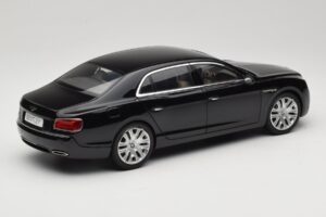 Bentley Flying Spur W12 Diamond Black Kyosho 1:18 08891DBK Kov – obrázek 3 z 8
