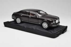 Bentley Mulsanne Burnt Oak Minichamps 1:18 100139905 Kov – obrázek 6 z 8