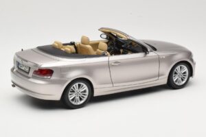BMW 1 Series E88 Kabriolet Mineral Silver Metallic Kyosho 1:18 80430427020 Kov – obrázek 3 z 8