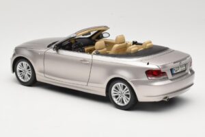 BMW 1 Series E88 Kabriolet Mineral Silver Metallic Kyosho 1:18 80430427020 Kov – obrázek 7 z 8
