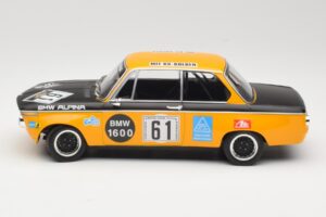 BMW 1600-2 BMW Alpina #61 R. Herzog / N. Lauda DNF 6 Hours Nurburgring 1970 Minichamps 1:18 155702661 Kov – obrázek 3 z 6
