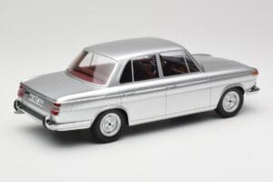 BMW 1800 Ti Stříbrný Minichamps 1:18 107024000 Pryskyřice – obrázek 2 z 6