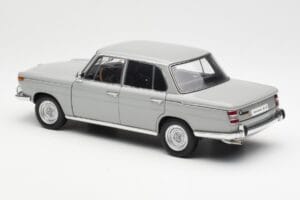 BMW 1800 TiSA Bernina Šedý AUTOart 1:18 70621 Kov – obrázek 7 z 8