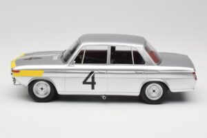 BMW 1800 TiSA #4 J. Ickx / J. van Ophem 24 Hours of Spa 1965 Winners Minichamps 1:18 107652504 Pryskyřice – obrázek 3 z 6