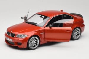 BMW 1M Coupe E82 Sakhir Orange Metallic Minichamps 1:18 110020020 Kov – obrázek 2 z 8