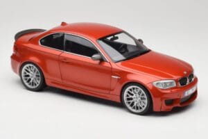 BMW 1M Coupe E82 Sakhir Orange Metallic Minichamps 1:18 110020020 Kov – obrázek 6 z 8