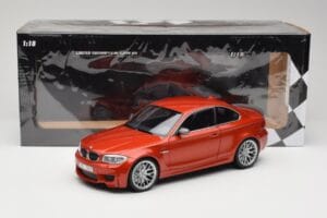 BMW 1M Coupe E82 Sakhir Orange Metallic Minichamps 1:18 110020020 Kov – obrázek 8 z 8