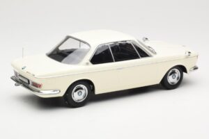 BMW 2000 CS Coupe Krémový KK-Scale 1:18 KKDC180121 Kov – obrázek 2 z 6