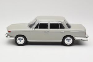 BMW 2000 TI Šedý MCG 1:18 MCG18112 Kov – obrázek 3 z 6