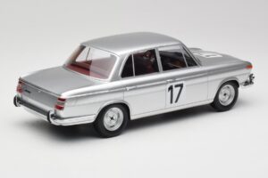 BMW 2000 Ti #17 J. Ickx / H. Hahne 24 Hours of Spa 1966 Winners Minichamps 1:18 107662517 Pryskyřice – obrázek 2 z 6