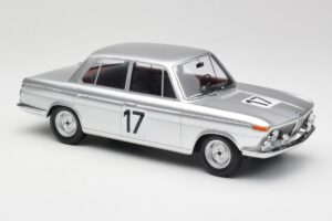 BMW 2000 Ti #17 J. Ickx / H. Hahne 24 Hours of Spa 1966 Winners Minichamps 1:18 107662517 Pryskyřice – obrázek 4 z 6