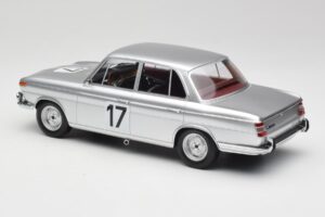 BMW 2000 Ti #17 J. Ickx / H. Hahne 24 Hours of Spa 1966 Winners Minichamps 1:18 107662517 Pryskyřice – obrázek 5 z 6