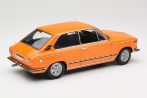 BMW 2000 Tii Touring Oranžový Minichamps 1:18 80430145824 Kov – obrázek 3 z 8