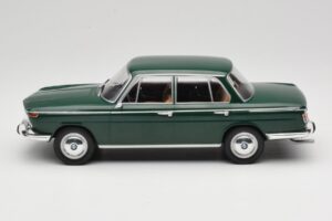 BMW 2000 121 Zelený MCG 1:18 MCG18542 Kov – obrázek 3 z 6
