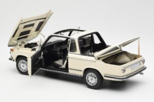 BMW 2002 Baur Kabriolet E10 Chamonix Bílý AUTOart 1:18 70532 Kov – obrázek 5 z 8