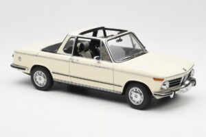 BMW 2002 Baur Kabriolet E10 Chamonix Bílý AUTOart 1:18 70532 Kov – obrázek 6 z 8